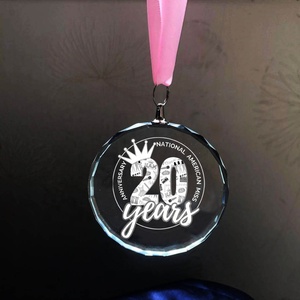 Medalla de Cristal Más Vendida 2026 - Premio de Cristal K9 de Alta Claridad con Cinta Dorada, la Mejor Opción para Organizadores de Torneos y Escuelas - Product Image 3