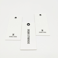 Étiquettes volantes personnalisées avec œillets métalliques noirs, étiquettes à double suspension, en papier revêtu blanc, pour vêtement, idée cadeau, pièces
