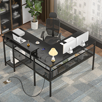 Bureau de jeu en forme de L avec éclairage LED, panneau perforé et prise de courant, bureau d'ordinateur d'angle avec plateau pour clavier et étagère pour bureau à domicile