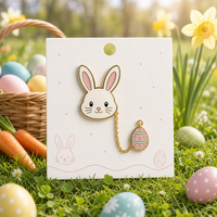 Broches en émail souple Lapin de Pâques, Pendentif œuf, Chaîne dorée, Bijoux de printemps, Badges personnalisés, Broches de revers en métal en gros