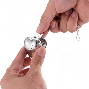 Infuseur à thé portable en forme de coeur en acier inoxydable 304 de Noël de voyage avec plateau d'égouttement en chaîne - Product Image 6