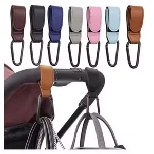 Échantillon Gratuit : Crochets de Poussette en Cuir PU pour Bébé, Crochets Rotatifs à 360 Degrés pour Poussette, Accessoires de Poussette - Product Image 1