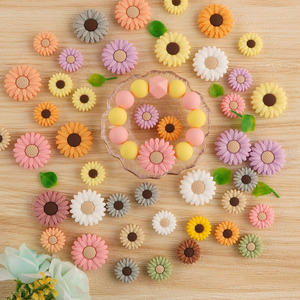Cuentas de silicona con forma de flor para la fabricación de joyería, 12 colores disponibles, libres de BPA, cuentas sueltas de grado alimenticio. - Product Image 1