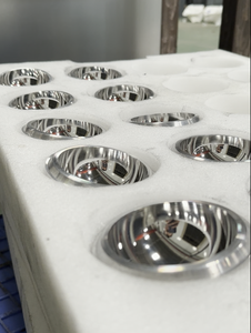 Macchine Rotomolding a navetta Multi-stazione a doppio braccio con componenti di nucleo per la produzione di sfere sottaceto - Product Image 4