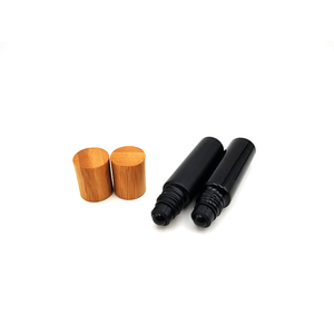 Botella de Vidrio Negra Vacía para Perfume o Aceite, <span class=keywords><strong>con</strong></span> Tapa de Rosca y <span class=keywords><strong>Rodillo</strong></span> para el Cuerpo, <span class=keywords><strong>con</strong></span> Caja, de Alta Calidad, 10 ml, Serigrafiada - Product Image 6