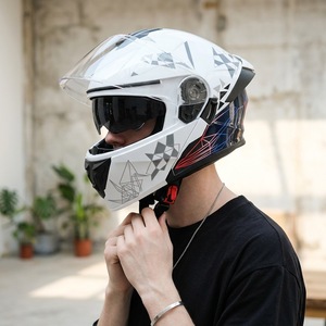 Casco de Motocicleta Modular Abatible de Doble Lente, Casco Completo Unisex para las Cuatro Estaciones, Casco para Motocicleta Eléctrica de Verano - Product Image 6
