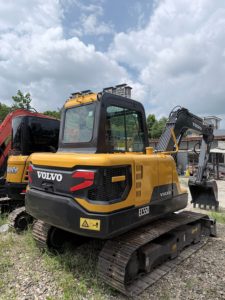 Excavadora Hidráulica Volvo EC55D Usada con Pocas Horas de Uso, Equipo Estable de 5.5 Toneladas para Trabajos de Construcción en Espacios Reducidos - Product Image 1