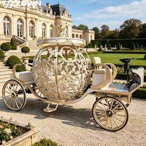 Carruaje eléctrico de lujo con forma de calabaza, esfera dorada hueca, decoración floral y corona en la parte superior para el transporte de la novia en bodas de lujo. - Product Image 2