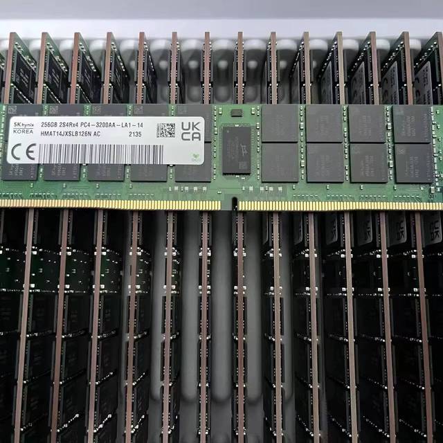 SK Hynix 256GB DDR4 3200 LRDIMM ECC Server RAM HMAT14JXSLB126N AC PC4-3200AA-LA1-14 Non-Private Mold