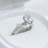 Messi Gems MSR-1265 Anneaux de fiançailles personnalisés en or blanc 18 carats avec moissanite taille ovale, pour couple