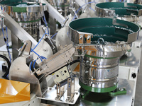 Machine de comptage et d'emballage de vis et de visserie personnalisable