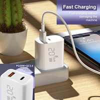Chargeur mural OEM ODM avec prise britannique 20W PD Type C USB a QC3.0 à charge rapide pour téléphone, prix d'usine, noir et blanc, pour voyage