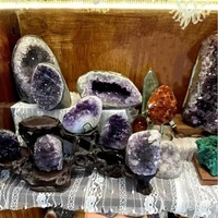 Géode d'améthyste naturelle d'Uruguay, grappe de cristaux, support de cristal brut, décoration de grotte d'améthyste pour la maison, décoration de cristal de guérison
