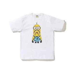Nueva camiseta de moda con colaboración de dibujos animados de Minions, camiseta informal unisex para parejas, de cuello redondo y manga corta, estilo AAPE, holgada e informal. - Product Image 2