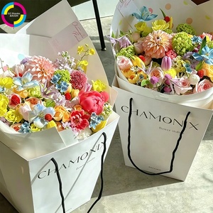 Sac en papier imprimé personnalisé avec poignée en cordon, sac à main portable pour bouquet, emballage cadeau pour fleuriste - Product Image 1