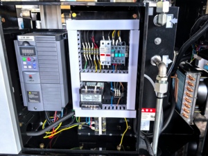 มอเตอร์ลมแบบหล่อลื่น Huitong Xinda 3kw/4HP 5.5kw/7.5HP ระบายความร้อนด้วยอากาศ แบบพกพา สะดวก ใช้กับเครื่องอัดลมแบบสกรู - Product Image 3