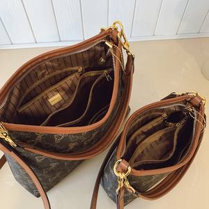 กระเป๋าโท้ทวัสดุ PU สำหรับสุภาพสตรีทันสมัย กระเป๋าถือแบรนด์เนมสุดหรู เหมาะสำหรับการใช้งานในชีวิตประจำวัน - Product Image 2