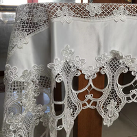 Nappe vintage en patchwork brodé, faite à la main, écologique, avec bordure en dentelle découpée, blanche, pour mariage, fête, style classique/postmoderne