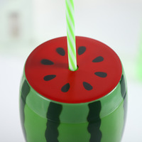 Vente en gros 600ml tasse de jus en forme de pastèque avec paille pour bar de fête