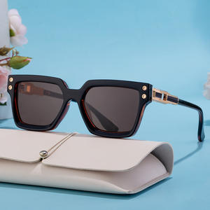 Gafas de Sol Polarizadas para Hombre ZS-98311P, Montura Negra de PC, Lentes TAC con Protección UV400, Gafas para Conducir al Aire Libre - Product Image 5