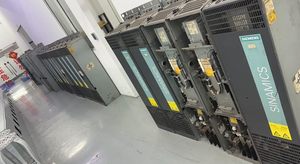 6SL3310-1TE32-6AA3 MLFB SINAMICS S120 3AC 380-480V 132kW PLC โมดูลควบคุมการเคลื่อนที่แบบสามเฟส 380-480V 132 กิโลวัตต์ สำหรับ PLC - Product Image 4