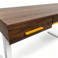 Bureau debout motorisé moderne avec tiroirs, réglable en hauteur, mobilier de rangement écologique pour le travail à domicile