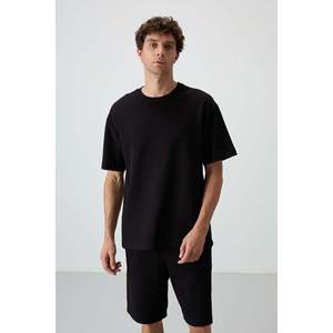 Ensemble de shorts basiques noirs surdimensionnés pour homme Air Jones - Tenue deux pièces en mélange de coton épais et doux pour un usage décontracté - Product Image 6