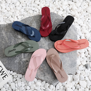 Sandalias de cuña para mujer con suela gruesa y puntera abierta, estilo casual y antideslizante para playa y uso exterior. - Product Image 1