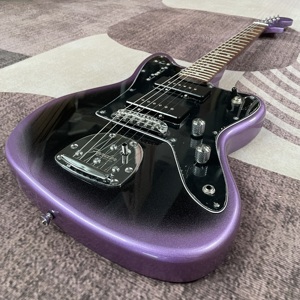 Nueva <span class=keywords><strong>Guitarra</strong></span> Eléctrica Profesional II Jazzmast, Diapasón de Madera de Tilo, Cuerpo de Caoba, Pastillas HH, Acabado Brillante, Personalizada en Color Morado - Product Image 4