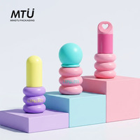 Tube vide OEM en forme de cœur creux pour brillant à lèvres, huile ou baume à lèvres, emballage cosmétique en plastique PP AS, conteneur personnalisable avec logo