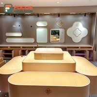 Vitrine de présentation de bijoux de luxe haut de gamme, en bois moderne avec éclairage LED, pour boutique de détail, présentoir intérieur