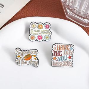 Épinglette en émail personnalisée avec impression UV de soda orange, badge en alliage de zinc mignon pour <span class=keywords><strong>les</strong></span> <span class=keywords><strong>vacances</strong></span> d'été, motivationnel - Product Image 3