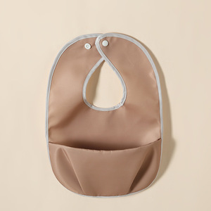 Bavoirs pour bébés de 0 à 4 ans, couleur unie, imperméables, résistants à la saleté, en velours corail épais, écologiques, lavables - Product Image 4