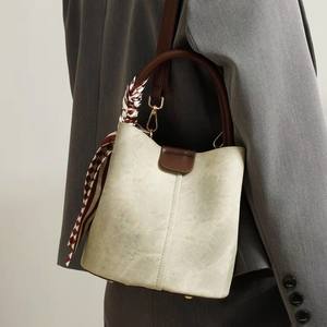 กระเป๋าถือหรูหราแบบขายส่ง กระเป๋าถือผู้หญิงแบบพกพา ซิปเดี่ยว ทำจากหนัง PU รุ่นใหม่ กระเป๋าทรงถังขนาดเล็ก - Product Image 3