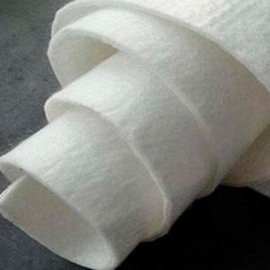 Tissu géotextile non tissé perforé en polypropylène PET pour la stabilisation des sols, les travaux <span class=keywords><strong>de</strong></span> protection des barrages et des murs <span class=keywords><strong>de</strong></span> soutènement des décharges. - Product Image 3