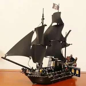 MOC Pirates <span class=keywords><strong>des</strong></span> Caraïbes Navire de Guerre Vengeur Perle Noire Bateau à Voile Jouet de Construction en Plastique Briques de Construction 4195 Kit d'Assemblage - Product Image 6