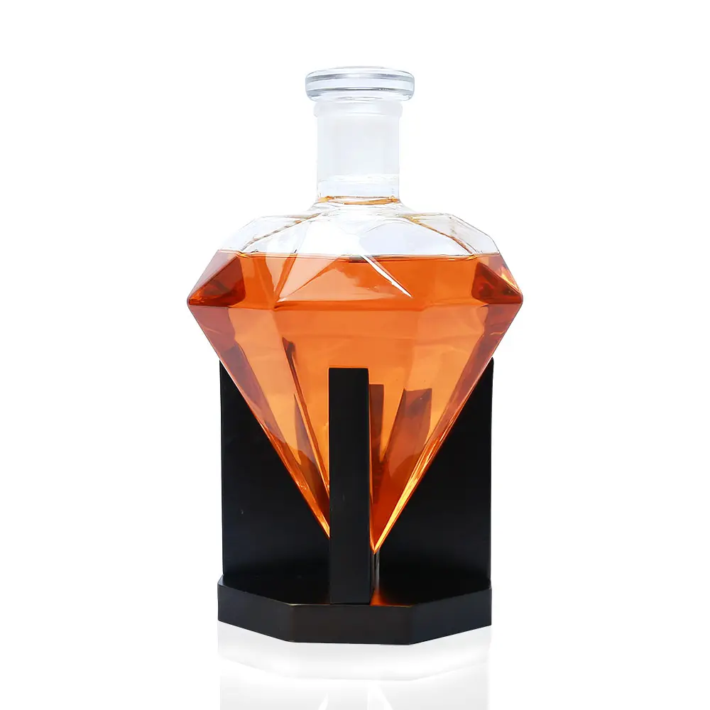 Benutzer definierte klare Geschenk mund geblasen Alkohol Wodka Glasflasche Diamant Wein Whisky Dekan ter Set zum Verkauf mit Holz basis