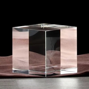 Vente en gros de blocs de <span class=keywords><strong>verre</strong></span> en cristal transparent de 70 mm, blocs de <span class=keywords><strong>verre</strong></span> K9 vierges pour la gravure au laser UV de photos - Product Image 1