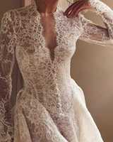 Robe de mariée col montant en V avec dentelle, manches longues, perles et boutons sur le devant, voile, coupe trapèze, grandes tailles, vente en gros