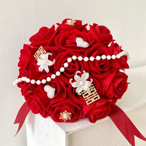 Qingyu Chronicle Ramo de Rosas Rojas de Estilo Chino, Flores Artificiales de Seda, Accesorios para Fotos de Boda y Compromiso - Product Image 1