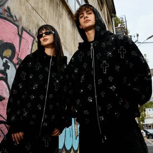 Nouveautés Fournisseur de Hoodies : Hoodie Unisexe Oversize à Épaules Tombantes avec Fermeture Éclair Intégrale et Impression Graphique Personnalisée Strass Croisés - Product Image 1