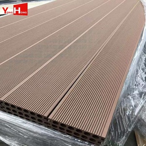 Planche de terrasse en WPC gaufrée 3D résistante aux intempéries pour l'extérieur avec système de fixation dissimulé - Product Image 4