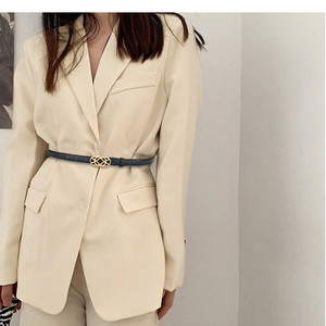 เข็มขัดแฟชั่นผู้หญิง หัวเข็มขัดโลหะผสมรูปไข่แบบกลวง เข็มขัดหนังแท้เงางามสำหรับผู้หญิง เข็มขัดทรงบางเฉียบสำหรับสุภาพสตรี - Product Image 2