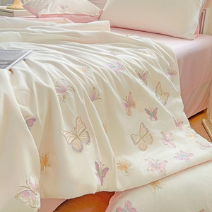 Set Copripiumino Estivo King Size 4 Pezzi in Tessuto Spazzolato Lavato con Ricamo, Motivo Farfalla da Sogno - Product Image 6
