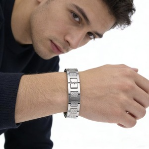 Collezione di Bracciali Unisex Acciaio Inossidabile Dorato - Stili Catena e Bracciale Ipoallergenici, Gioielli all'Ingrosso - Product Image 4