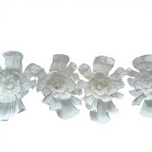 Flores Artificiales de Seda Hechas a Mano, Únicas y Elegantes, Fondo de Flores Gigantes Blancas para Decoración de Bodas, Navidad y Regreso a Clases - Product Image 1