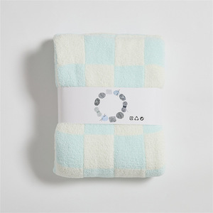 Top populaire personnalisé demi-polaire Ins bébé couverture confortable léger et portable avec motif géométrique en damier linge <span class=keywords><strong>de</strong></span> <span class=keywords><strong>lit</strong></span> hôtel - Product Image 3