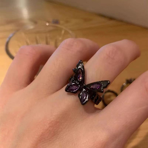 Anello Aperto da Donna Gunblack, Gioiello Punk di Alta Qualità dal Design Unico e Alla Moda - Product Image 6