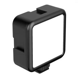 <span class=keywords><strong>Ulanzi</strong></span> <span class=keywords><strong>VL49</strong></span>ไฟวิดีโอ LED สี RGB 2500K-9000K 800LUX แม่เหล็กกรอกข้อมูลขนาดมินิ3ช่องไฟกล้องประเภท C 2000mAh - Product Image 2