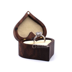 Boîte à bague de fiançailles en bois massif en forme de cœur de luxe pour l'emballage et le rangement de bijoux de mariage, boîte en bois - Product Image 3